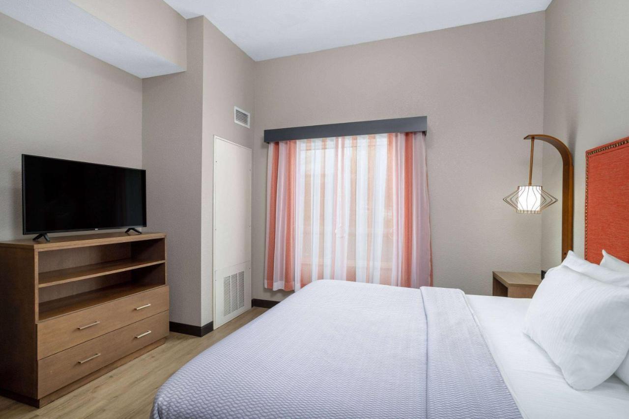 La Quinta Inn & Suites By Wyndham Augusta Fort Eisenhower Экстерьер фото